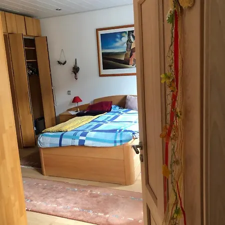 In Einfamilienhaus Mit Wasserbett