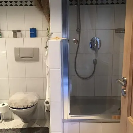 Quarto em Acomodações Particulares In Einfamilienhaus Mit Wasserbett *